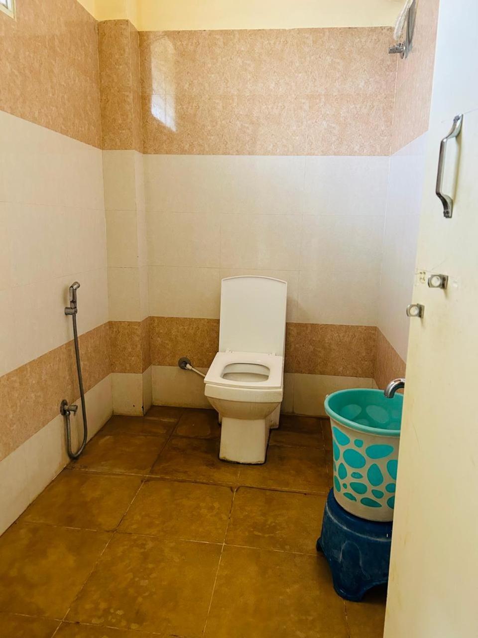 Trippr Chikkamagaluru Hostel Chikmagalūr Buitenkant foto