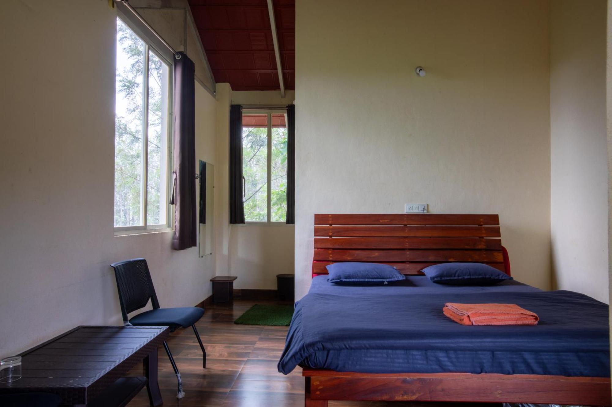 Trippr Chikkamagaluru Hostel Chikmagalūr Buitenkant foto